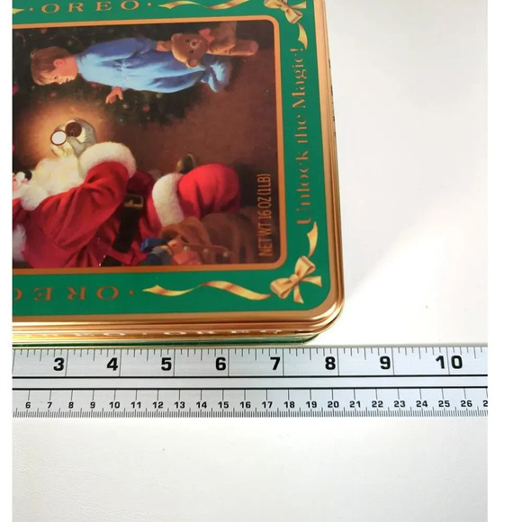 Vintage Collector Tin Christmas Cookies/Candy Oreo “Unlock the Magic” 1991 - Picture 8 of 9